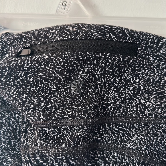 Athleta Lightning Stash 7/8 tight - black/white - Picture 6 of 7